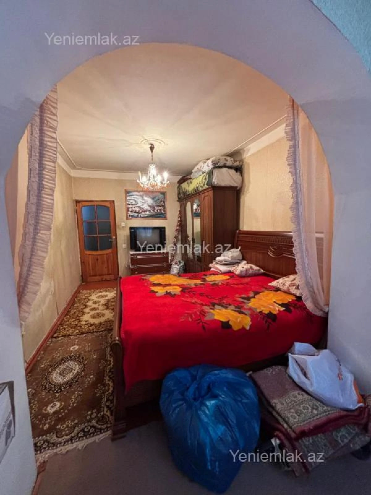 Satılır 4 otaqlı köhnə tikili 110 m²