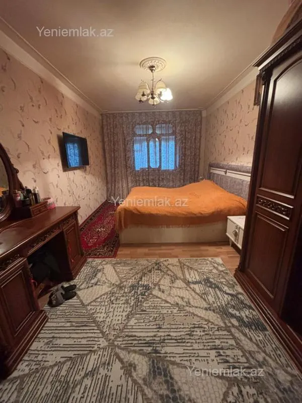 Satılır 4 otaqlı köhnə tikili 110 m²