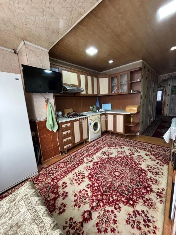 Satılır 4 otaqlı köhnə tikili 110 m²