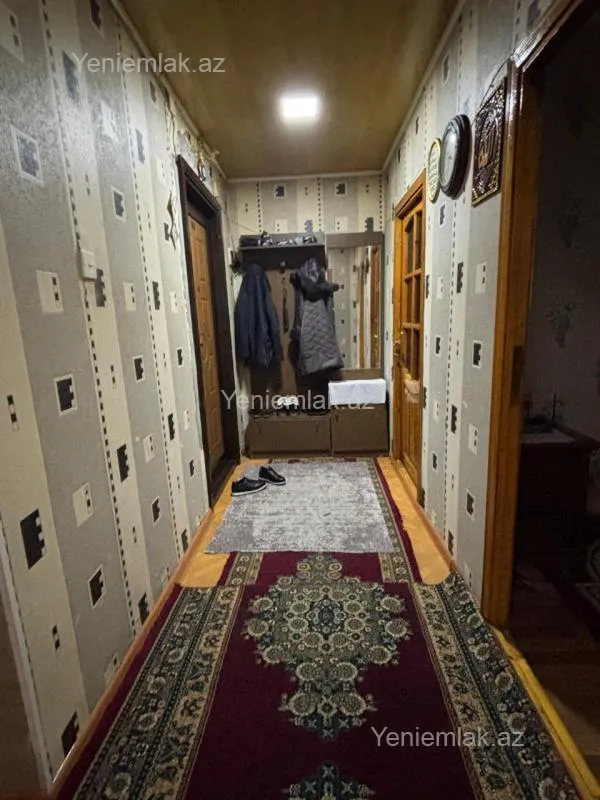 Satılır 4 otaqlı köhnə tikili 110 m²