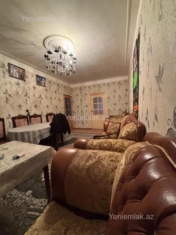 Satılır 4 otaqlı köhnə tikili 110 m²