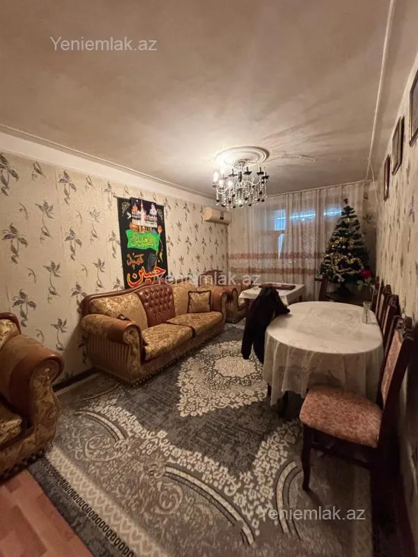 Satılır 4 otaqlı köhnə tikili 110 m²