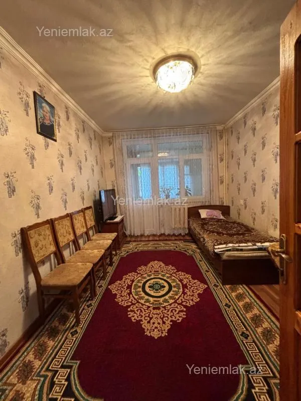 Satılır 4 otaqlı köhnə tikili 110 m²
