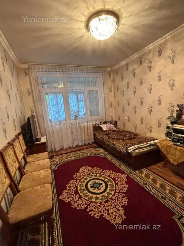 Satılır 4 otaqlı köhnə tikili 110 m²