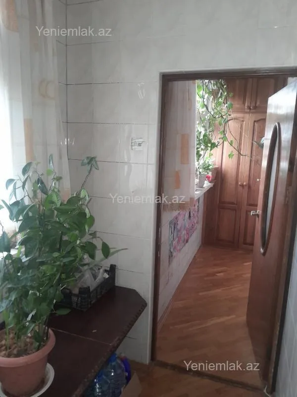 Satılır 3 otaqlı köhnə tikili 85 m²