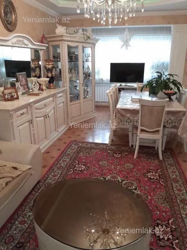 Satılır 3 otaqlı köhnə tikili 85 m²