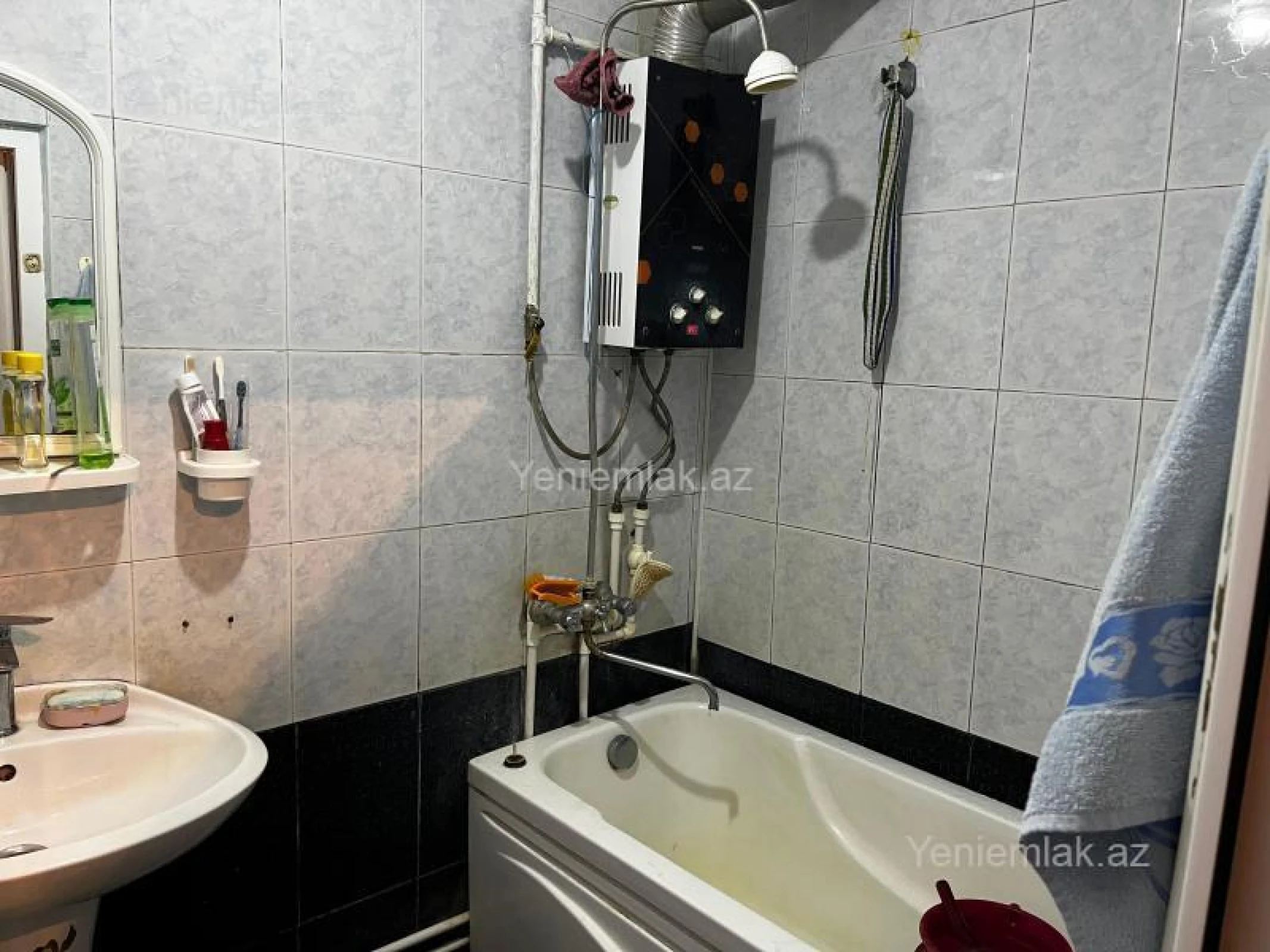 Satılır 2 otaqlı köhnə tikili 56 m²