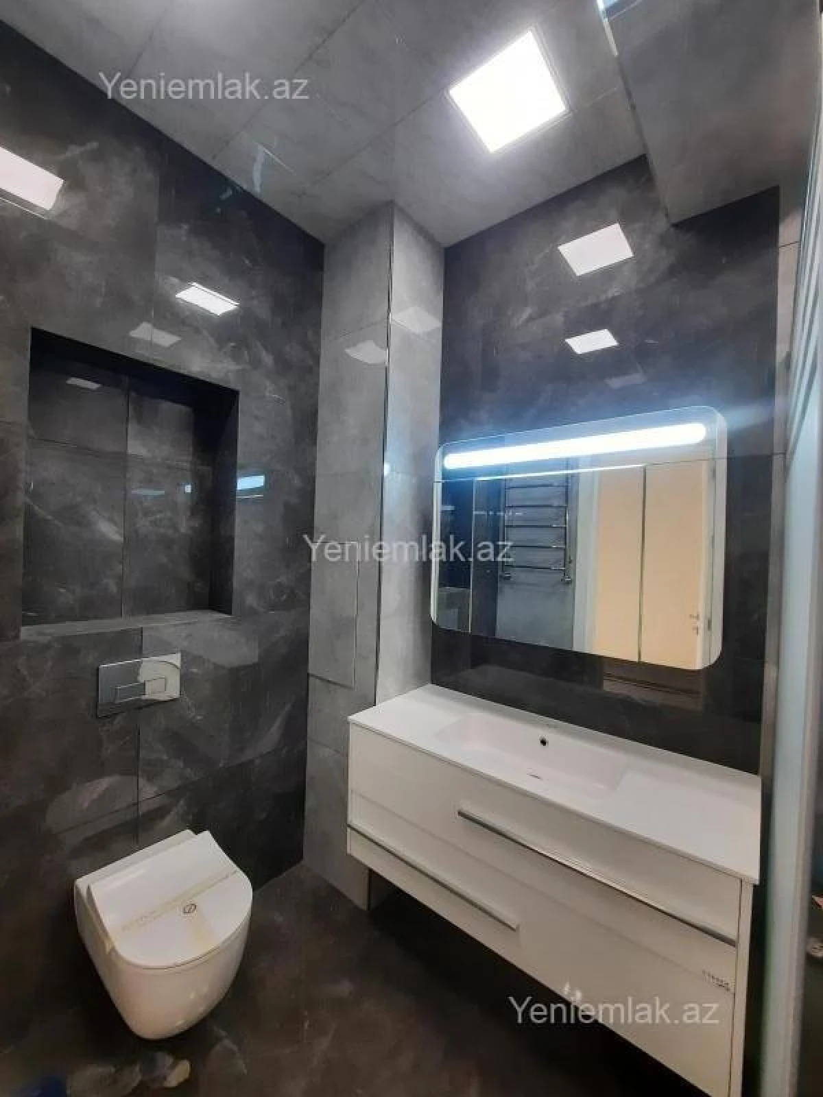 Satılır 3 otaqlı yeni tikili 155 m²