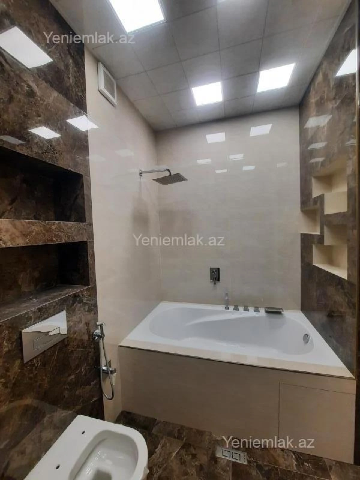 Satılır 3 otaqlı yeni tikili 155 m²