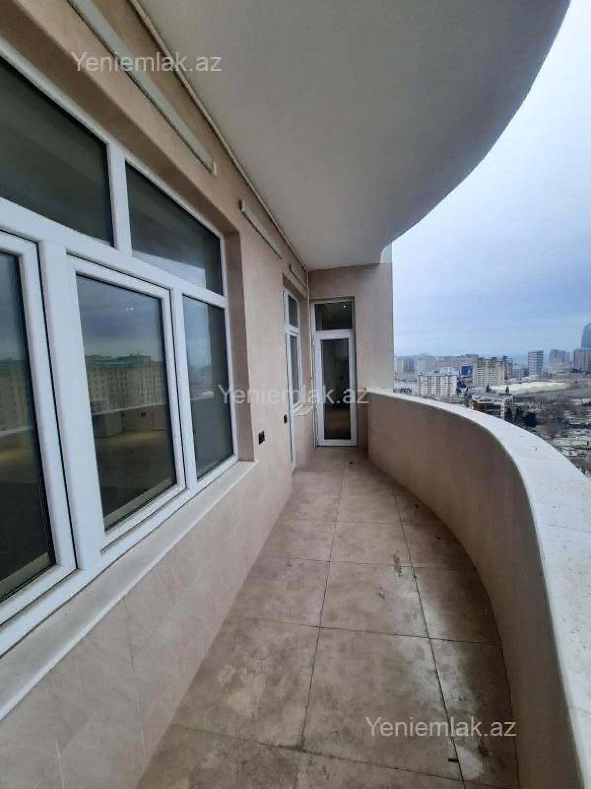 Satılır 3 otaqlı yeni tikili 155 m²