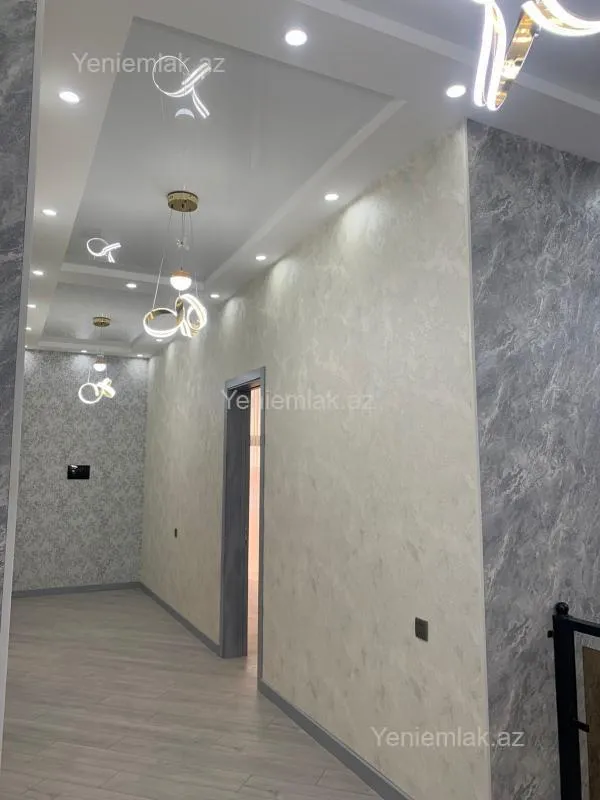Satılır 5 otaqlı həyət evi 250 m²