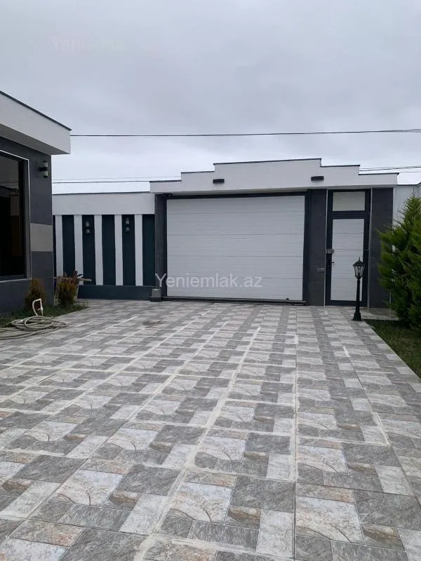 Satılır 5 otaqlı həyət evi 250 m²