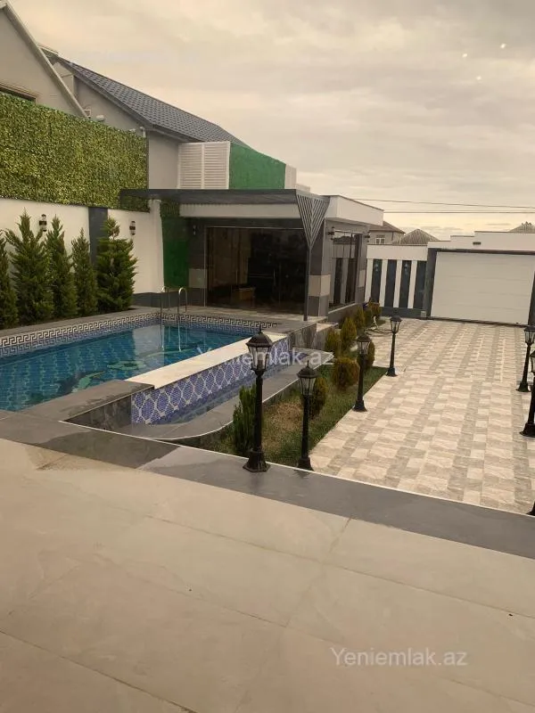 Satılır 5 otaqlı həyət evi 250 m²