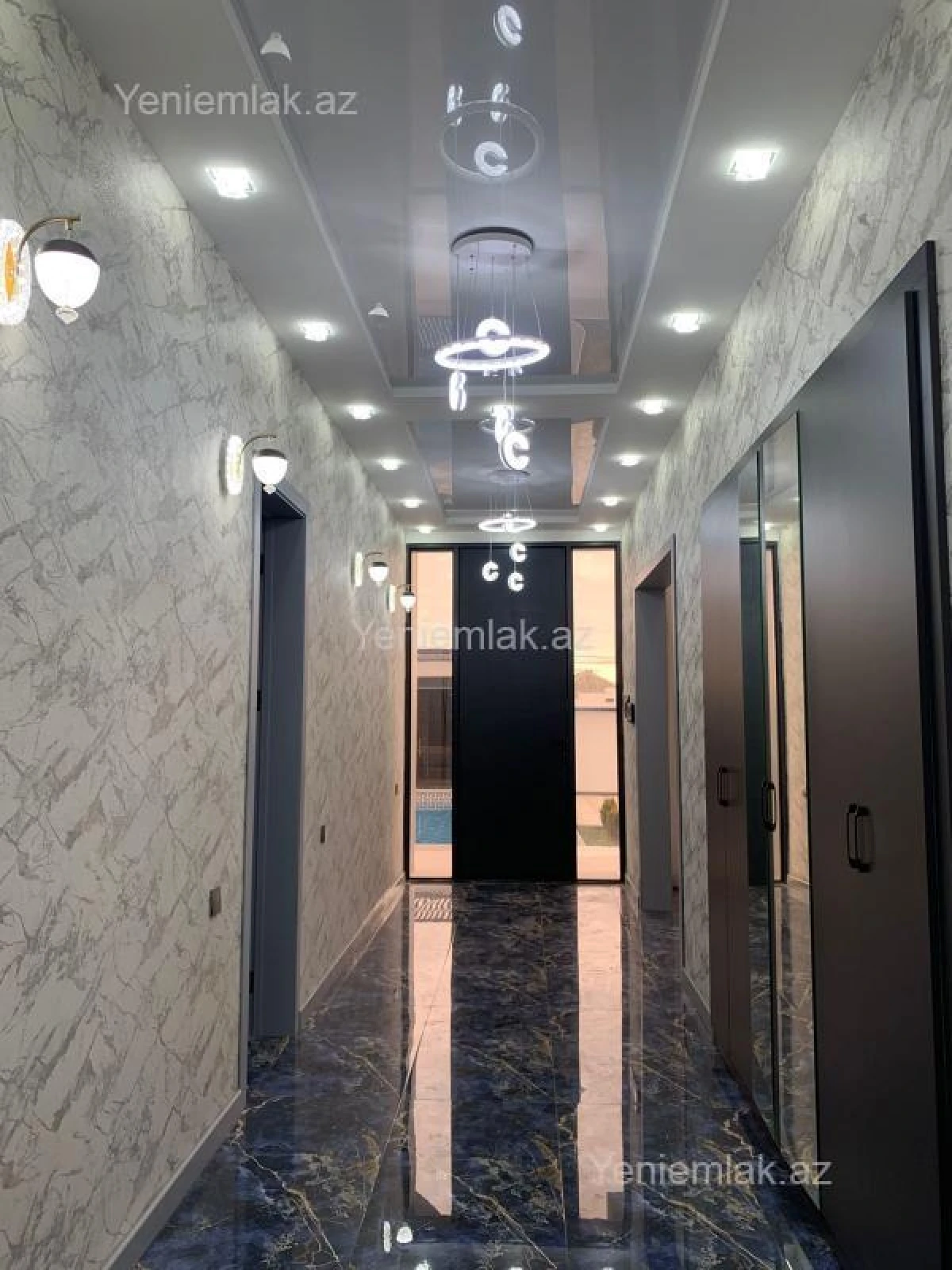 Satılır 5 otaqlı həyət evi 250 m²