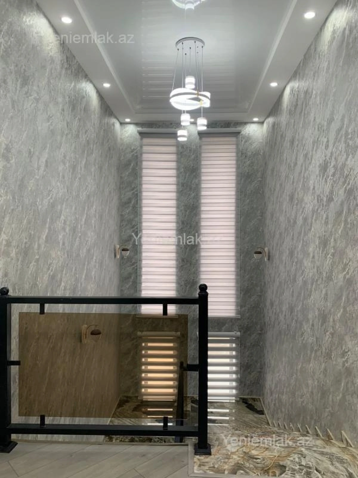 Satılır 5 otaqlı həyət evi 250 m²