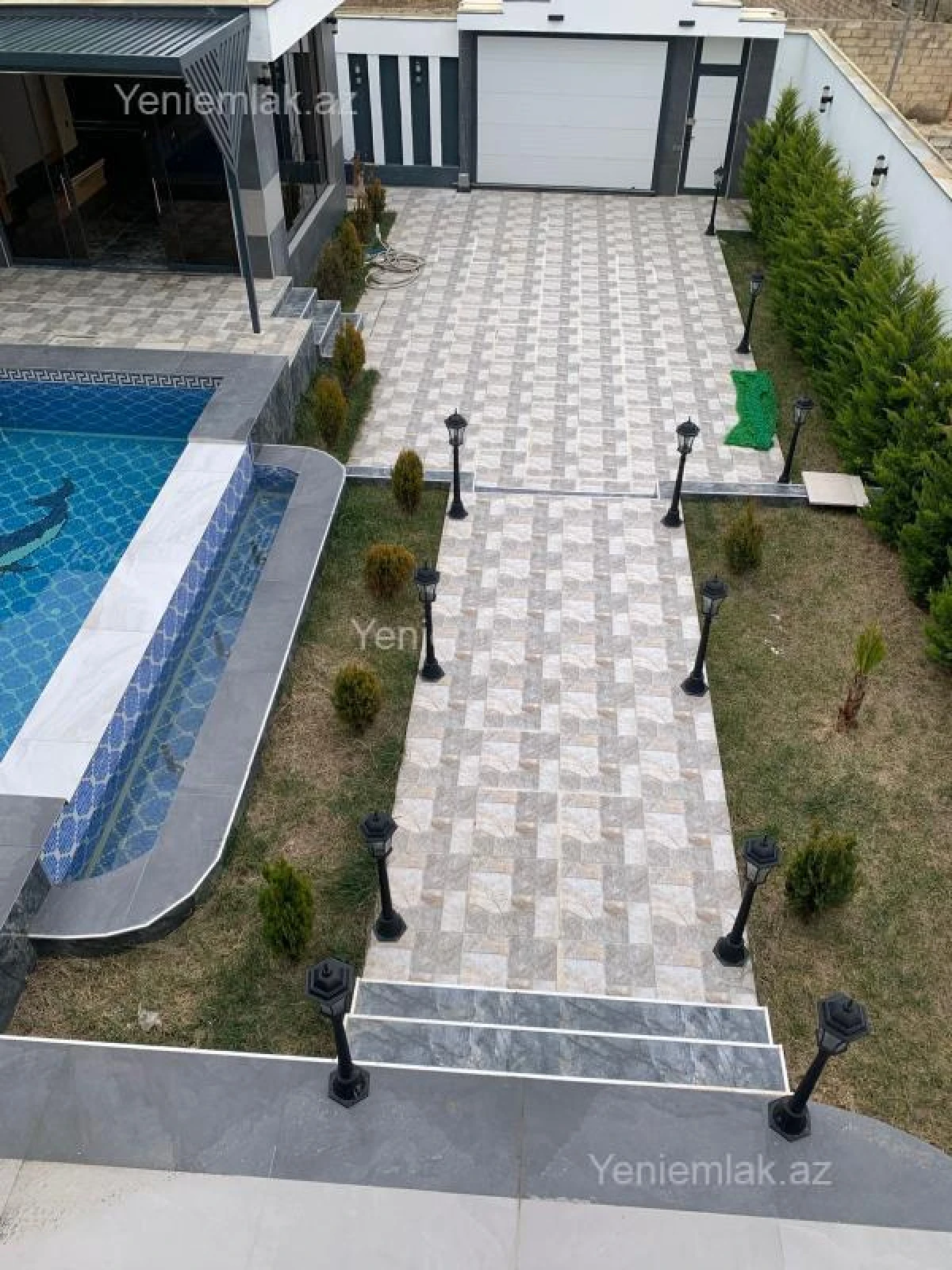 Satılır 5 otaqlı həyət evi 250 m²