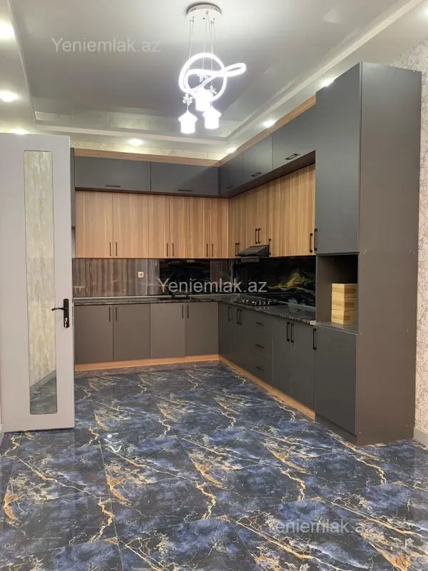 Satılır 5 otaqlı həyət evi 250 m²