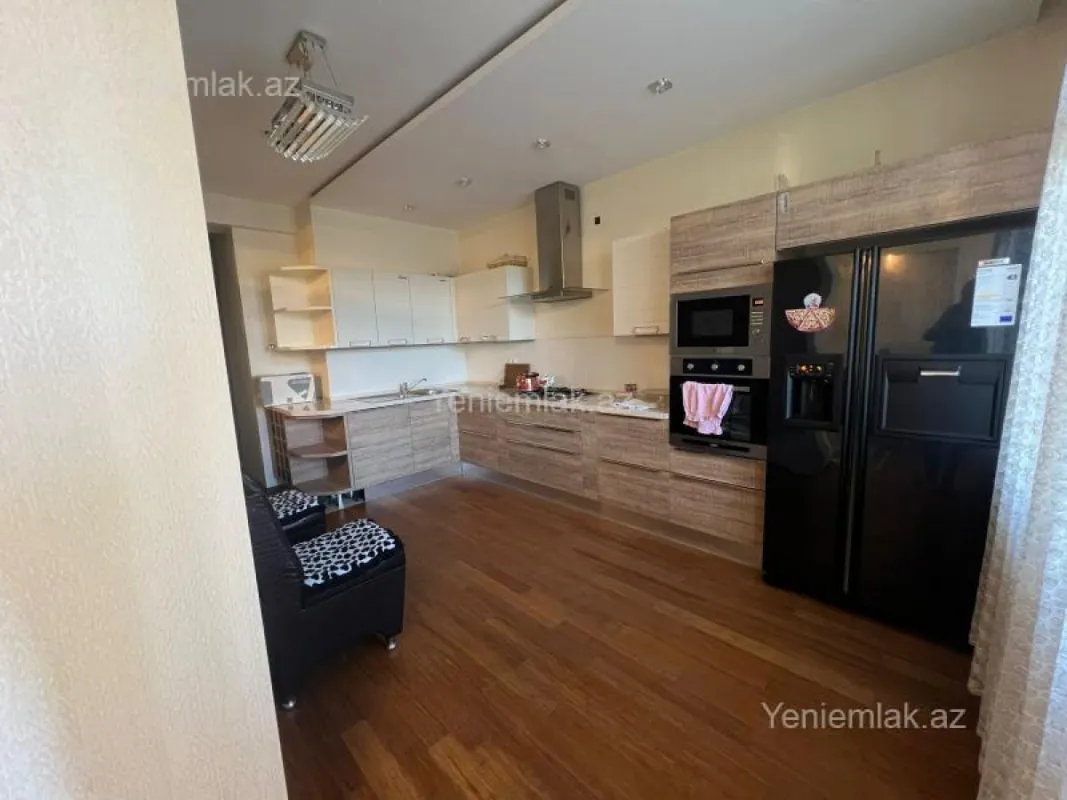 Satılır 5 otaqlı yeni tikili 185 m²