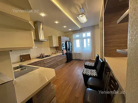 Satılır 5 otaqlı yeni tikili 185 m²