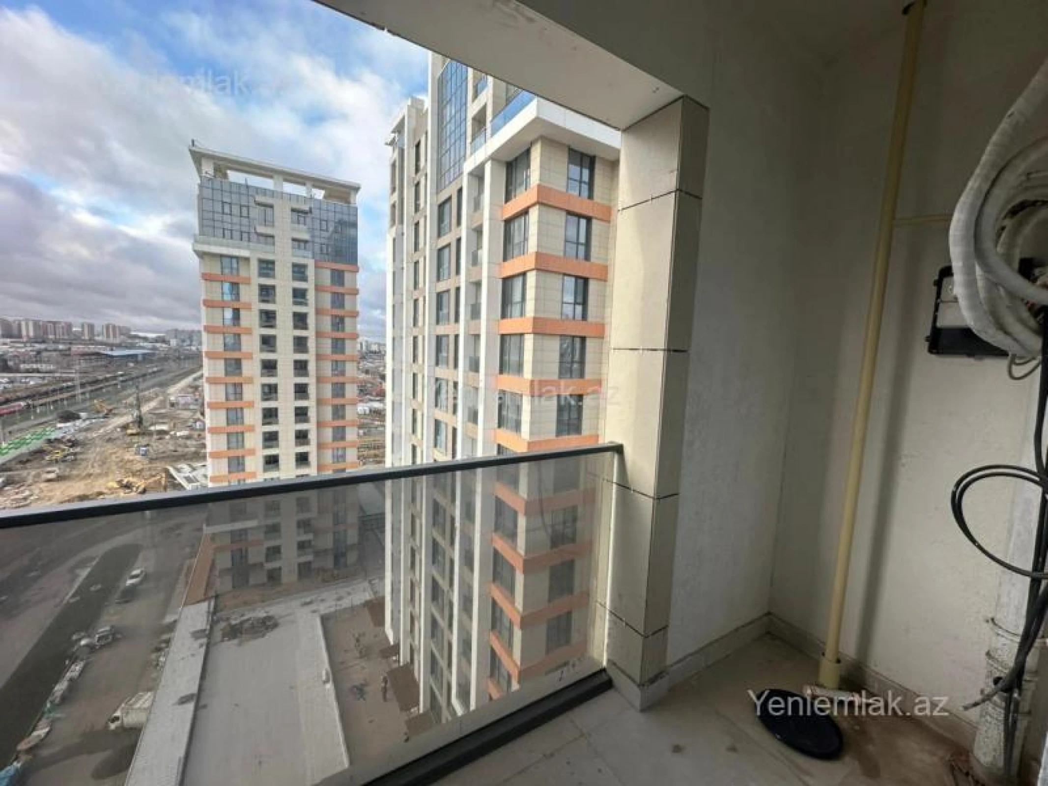 Satılır 3 otaqlı yeni tikili 84.3 m²