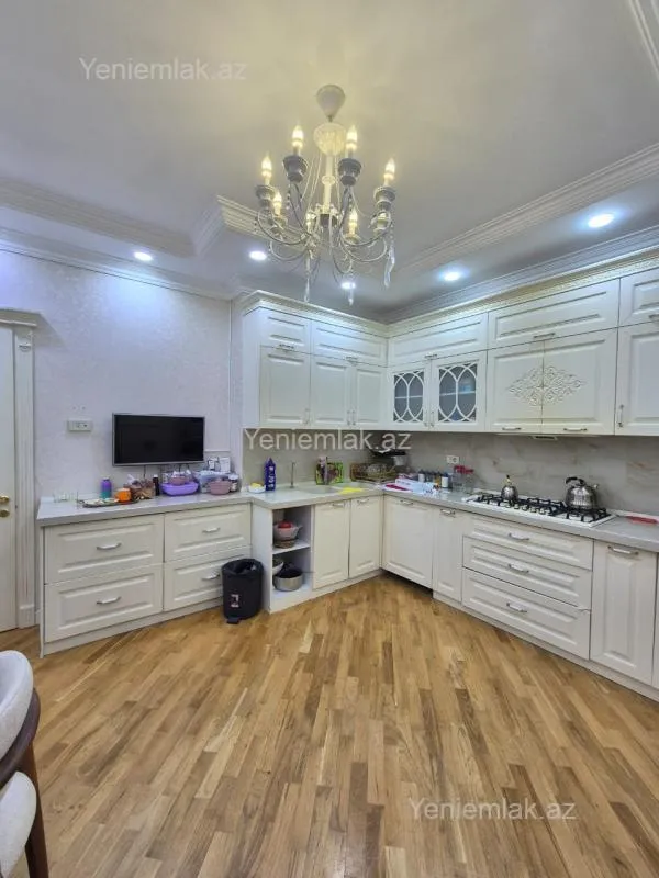 Satılır 3 otaqlı yeni tikili 144 m²