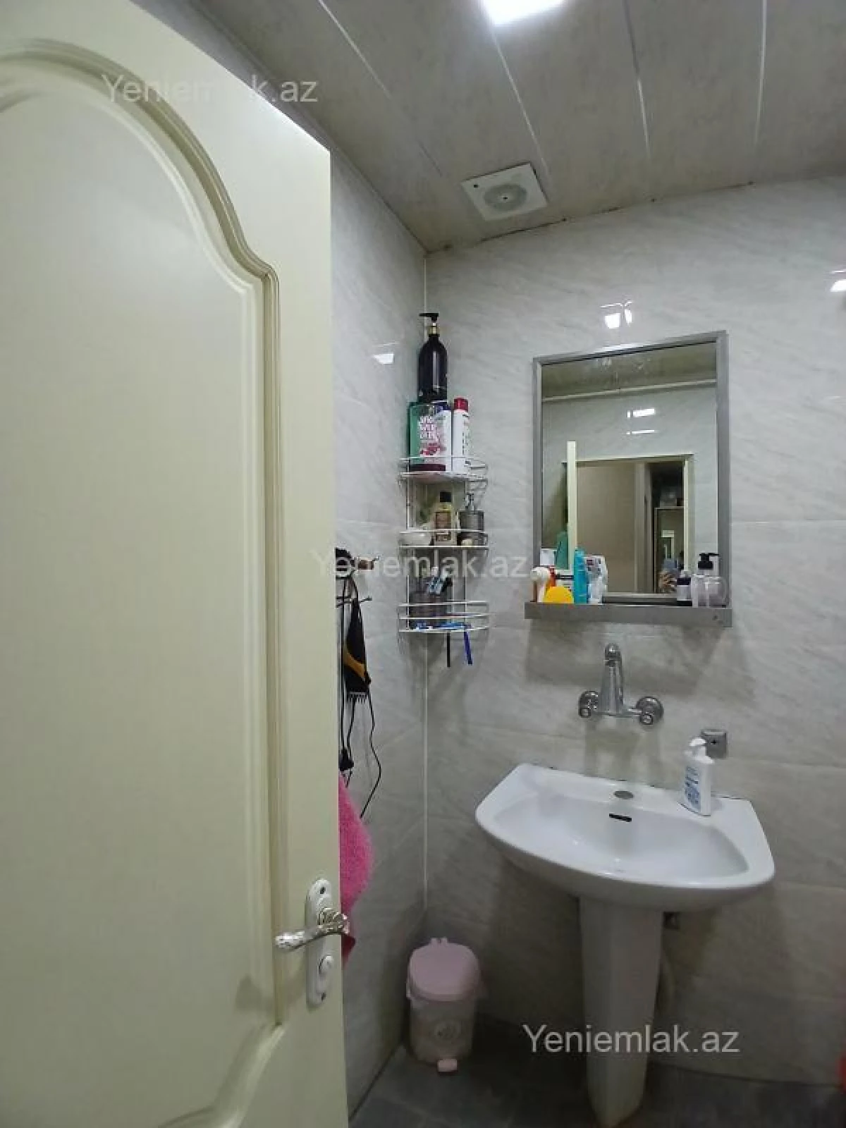 Satılır 2 otaqlı köhnə tikili 70 m²