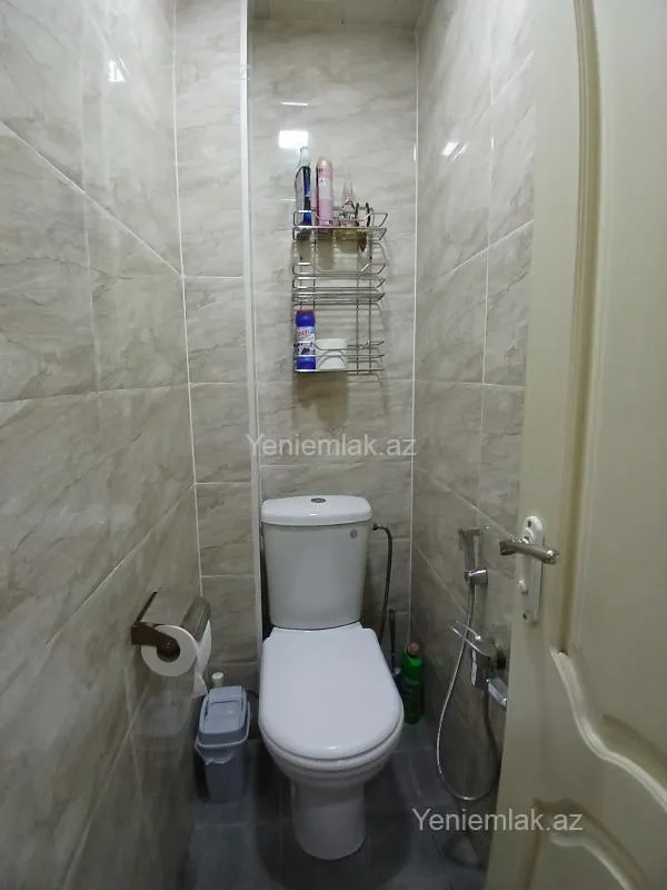 Satılır 2 otaqlı köhnə tikili 70 m²