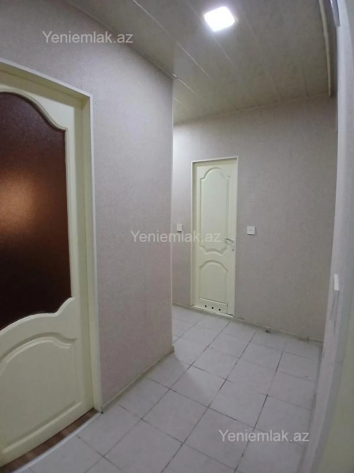 Satılır 2 otaqlı köhnə tikili 70 m²