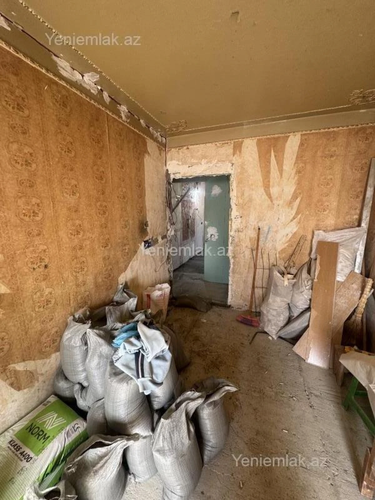 Satılır 2 otaqlı köhnə tikili 65 m²