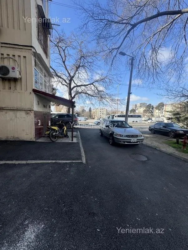 Satılır 2 otaqlı köhnə tikili 65 m²