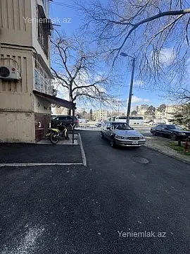 Satılır 2 otaqlı köhnə tikili 65 m²