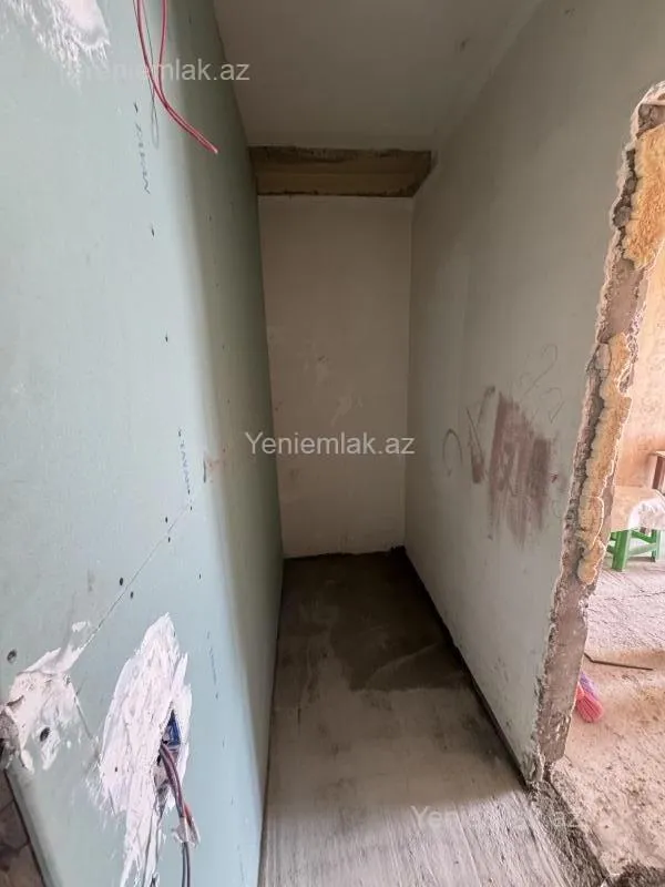 Satılır 2 otaqlı köhnə tikili 65 m²