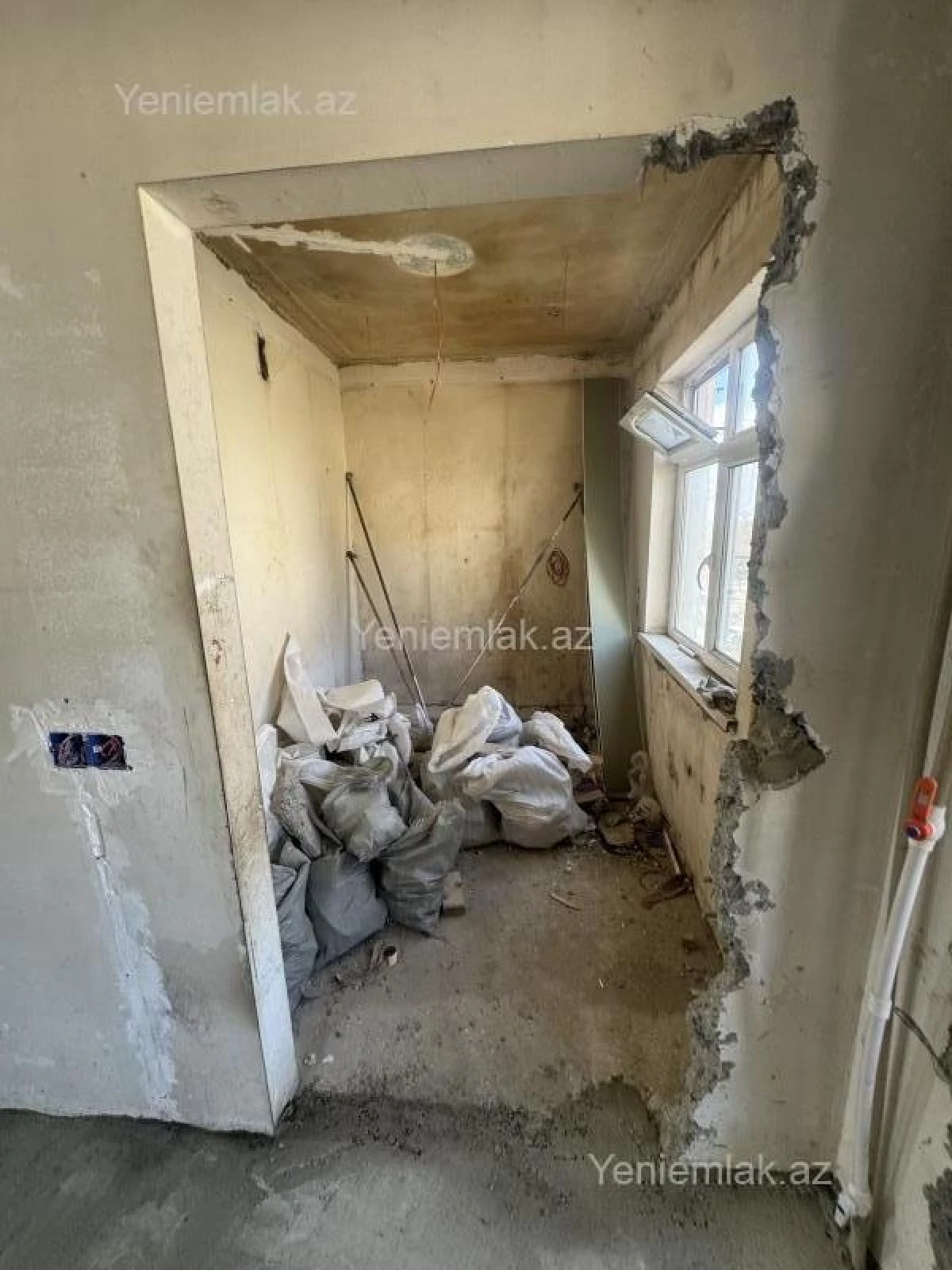 Satılır 2 otaqlı köhnə tikili 65 m²