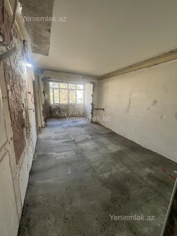 Satılır 2 otaqlı köhnə tikili 65 m²