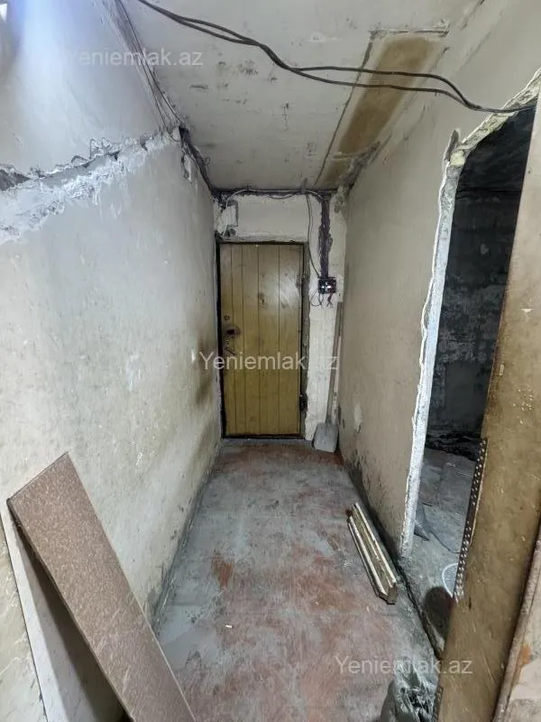Satılır 2 otaqlı köhnə tikili 65 m²