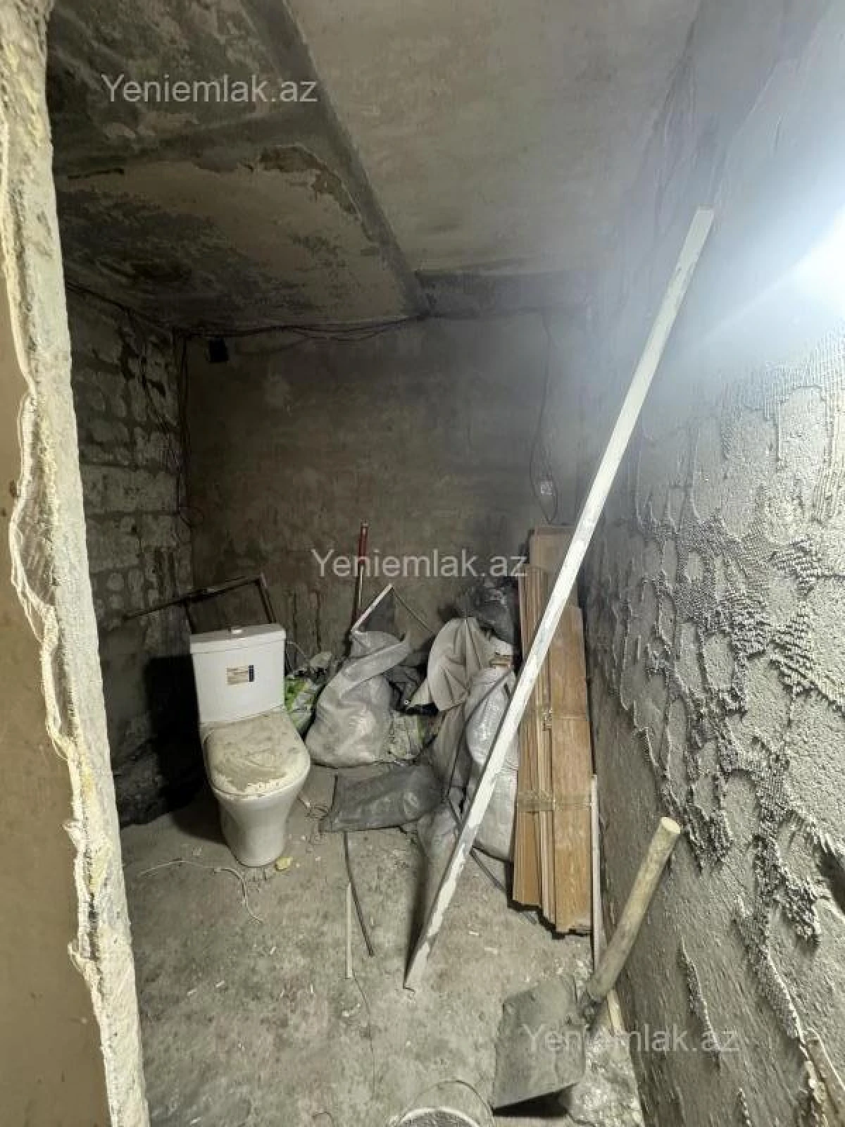 Satılır 2 otaqlı köhnə tikili 65 m²