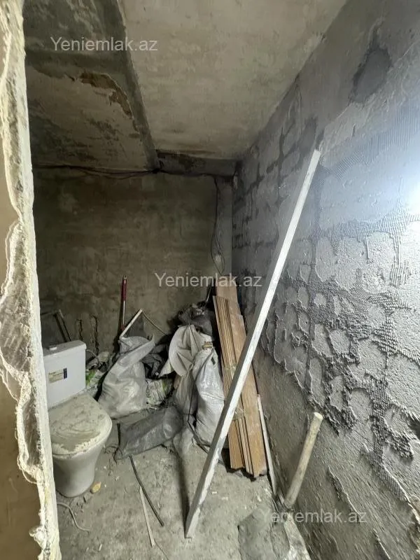 Satılır 2 otaqlı köhnə tikili 65 m²