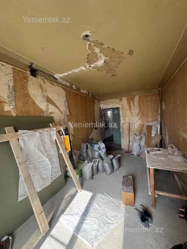 Satılır 2 otaqlı köhnə tikili 65 m²