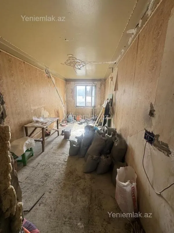 Satılır 2 otaqlı köhnə tikili 65 m²