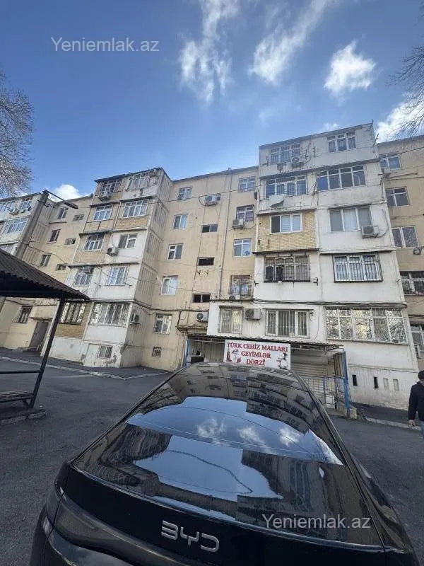 Satılır 2 otaqlı köhnə tikili 65 m²