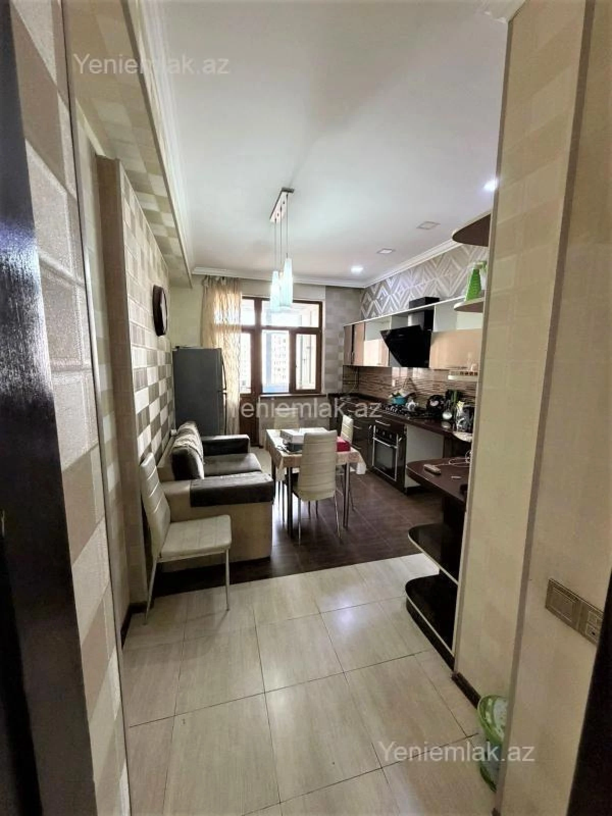 Satılır 3 otaqlı yeni tikili 135 m²