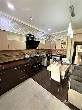 Satılır 3 otaqlı yeni tikili 135 m²