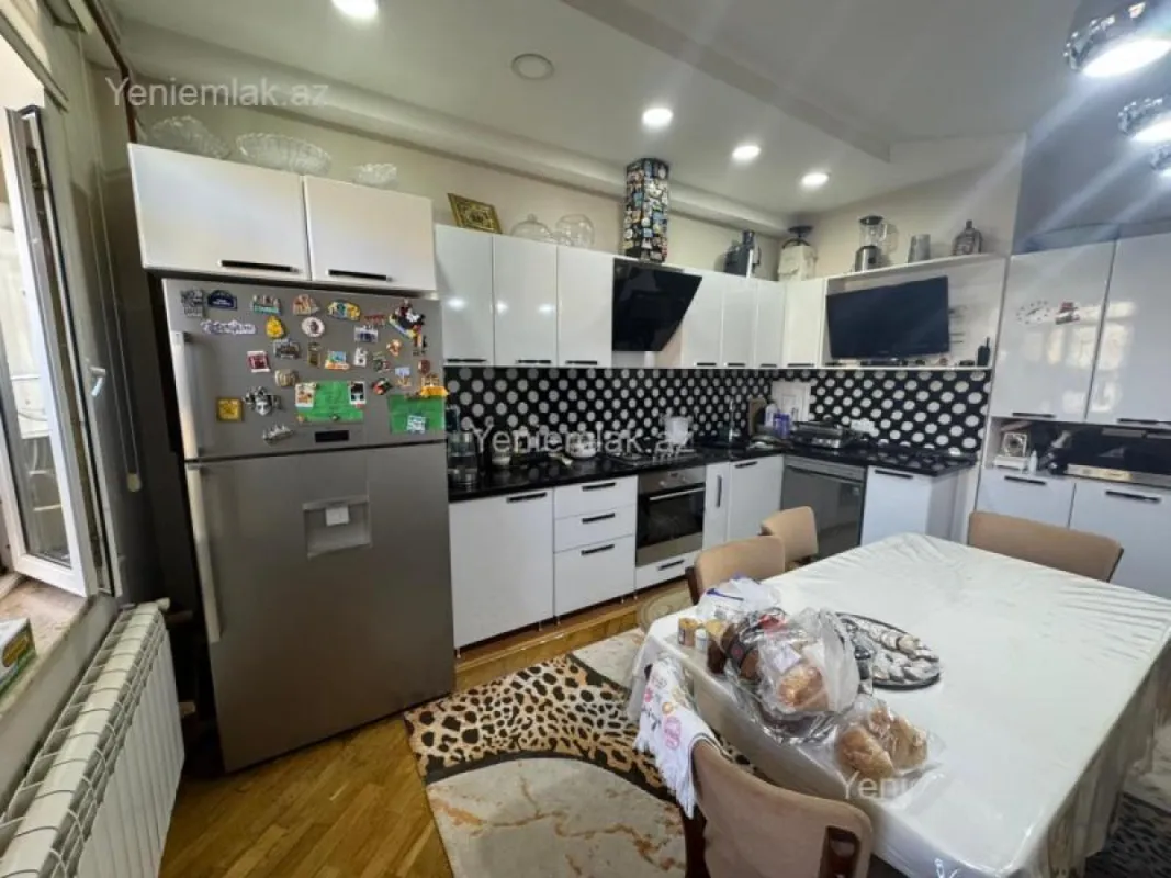 Satılır 3 otaqlı yeni tikili 136 m²