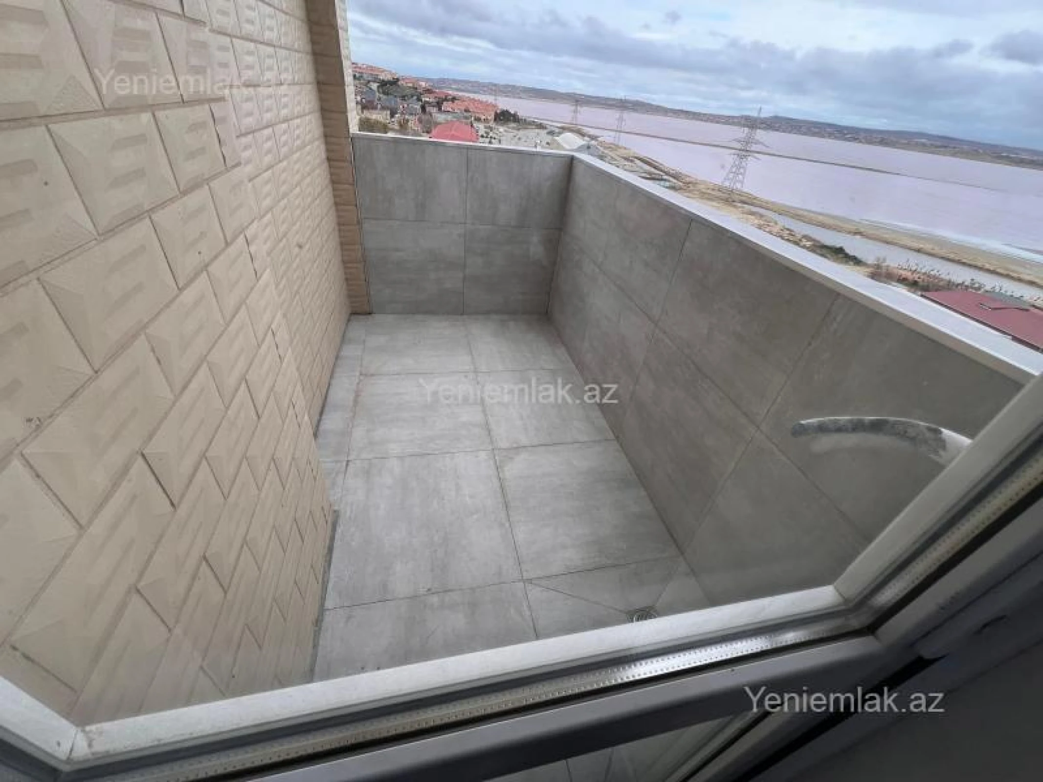 Satılır 3 otaqlı yeni tikili 90 m²