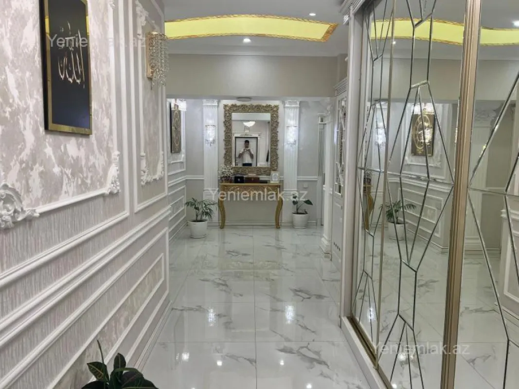 Satılır 4 otaqlı yeni tikili 200 m²