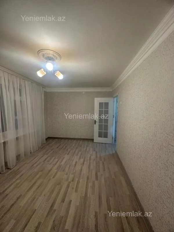 Satılır 1 otaqlı köhnə tikili 38 m²