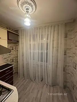 Satılır 1 otaqlı köhnə tikili 38 m²