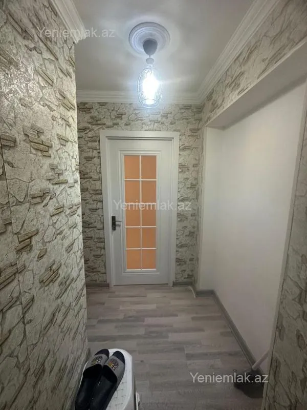Satılır 1 otaqlı köhnə tikili 38 m²