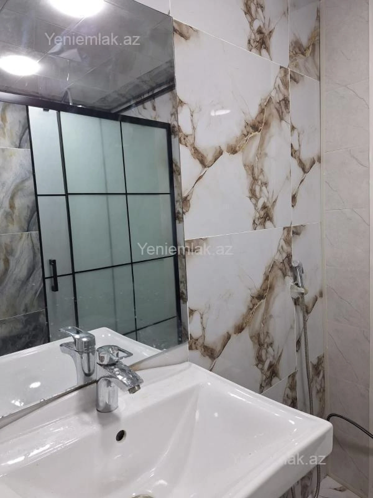 Satılır 2 otaqlı köhnə tikili 44 m²
