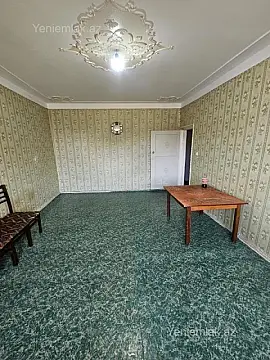 Satılır 4 otaqlı köhnə tikili 110 m²
